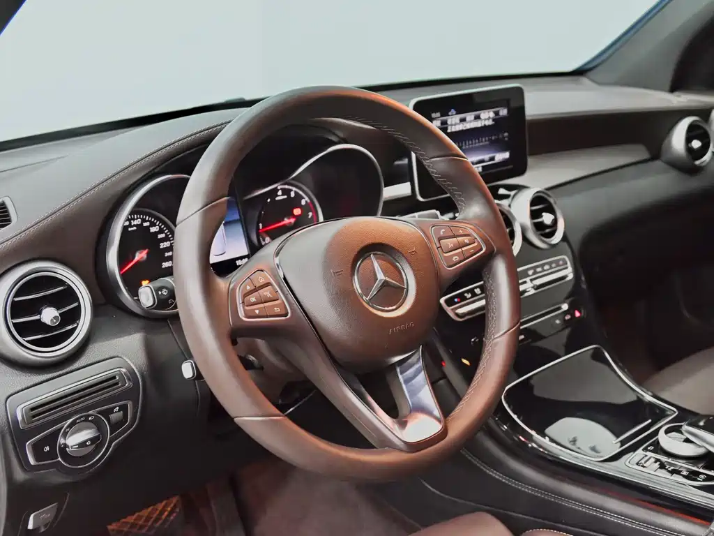 Mercedes-Benz GLC — фото 18