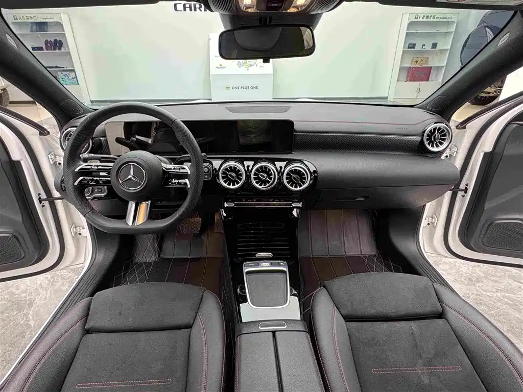 Mercedes-Benz A-Class — фото 11