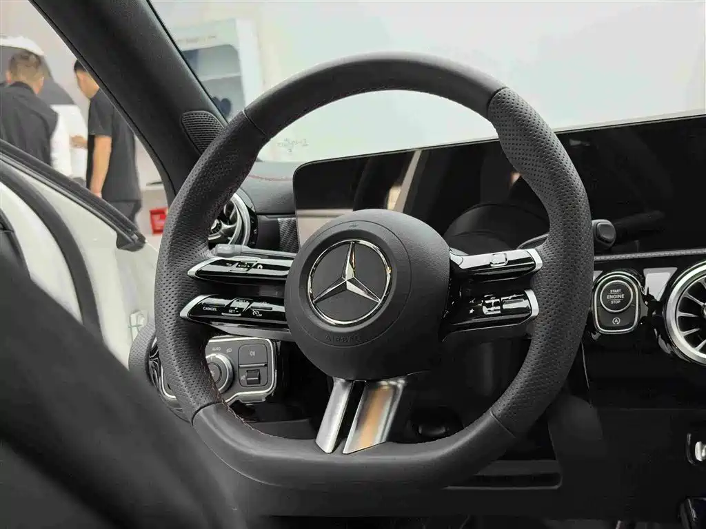 Mercedes-Benz A-Class — фото 13
