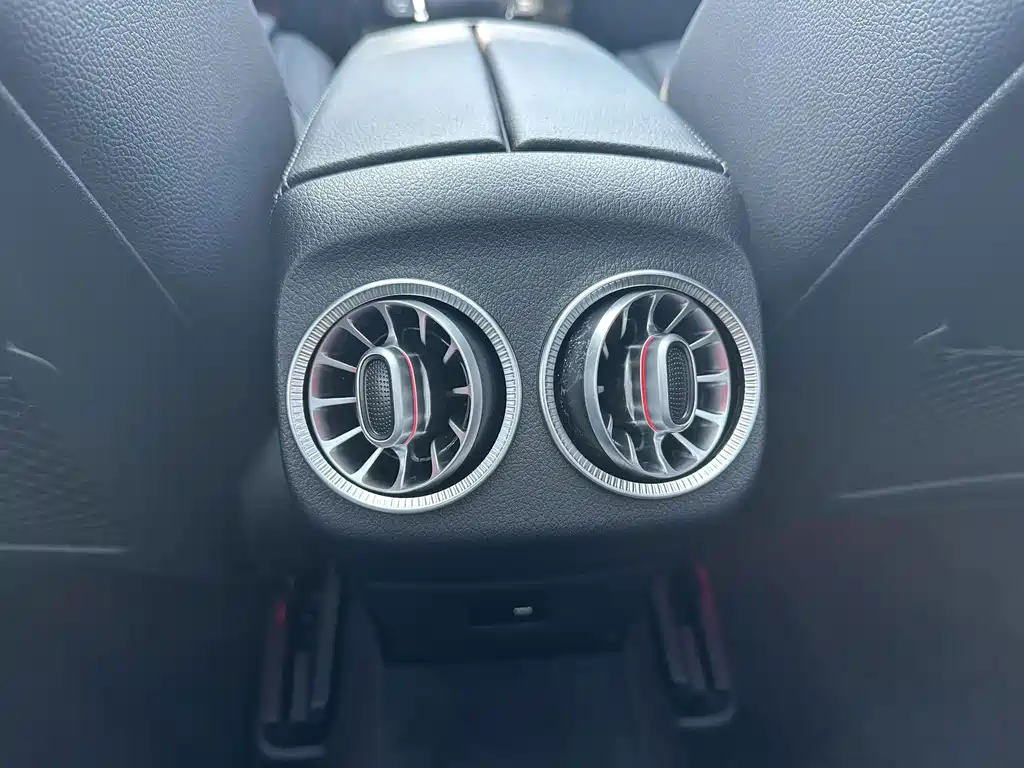 Mercedes-Benz A-Class — фото 25