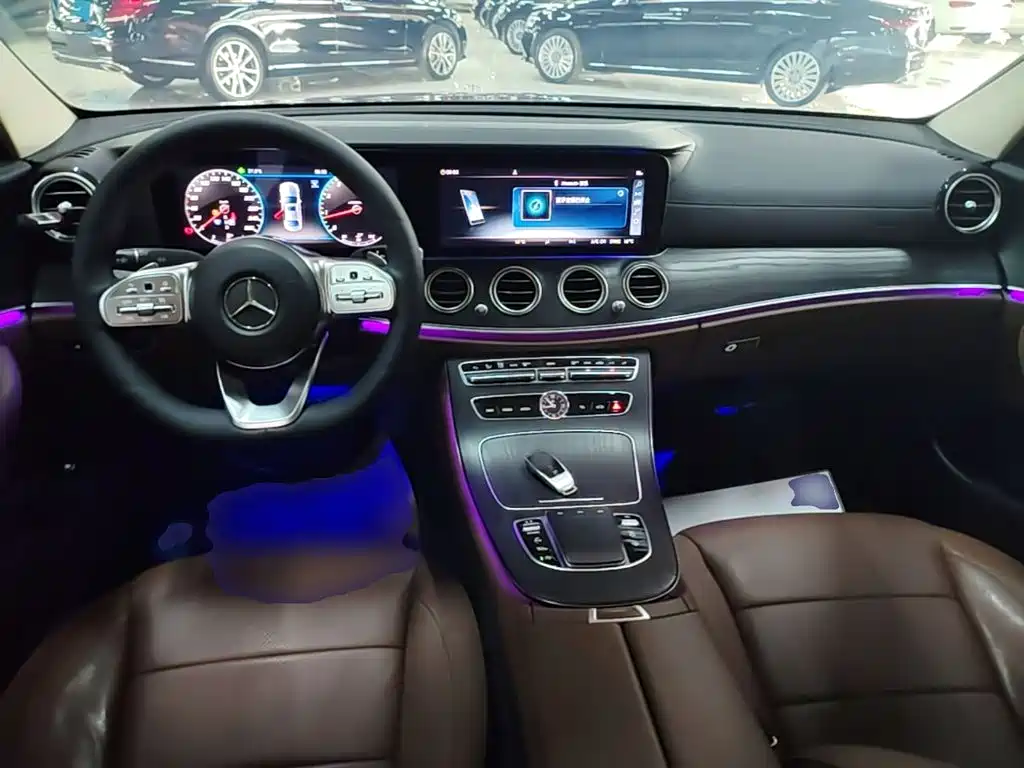 Mercedes-Benz E-Class — фото 10