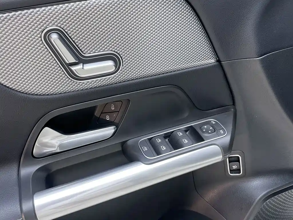 Mercedes-Benz GLA — фото 13