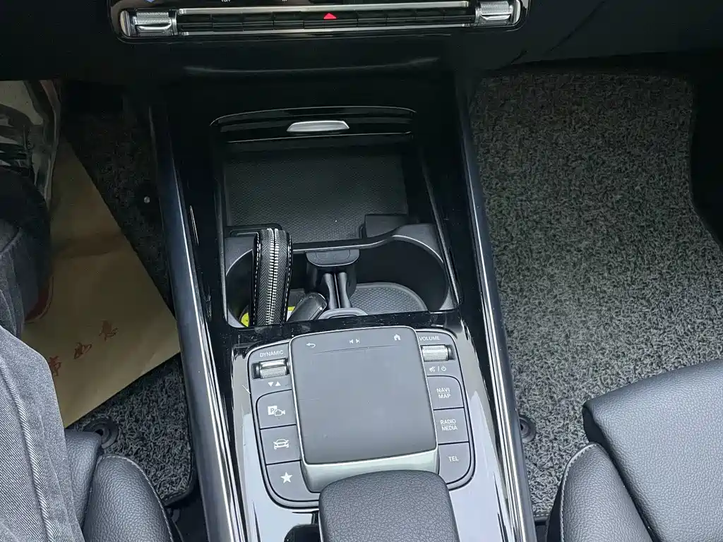 Mercedes-Benz GLA — фото 18