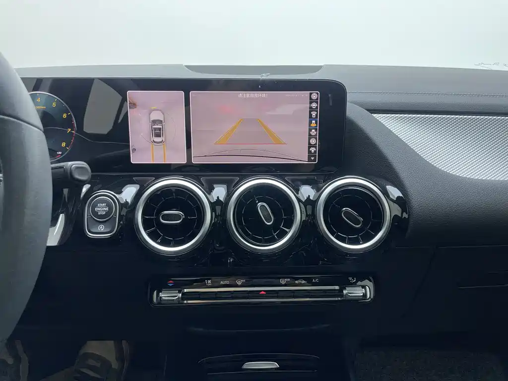 Mercedes-Benz GLA — фото 19