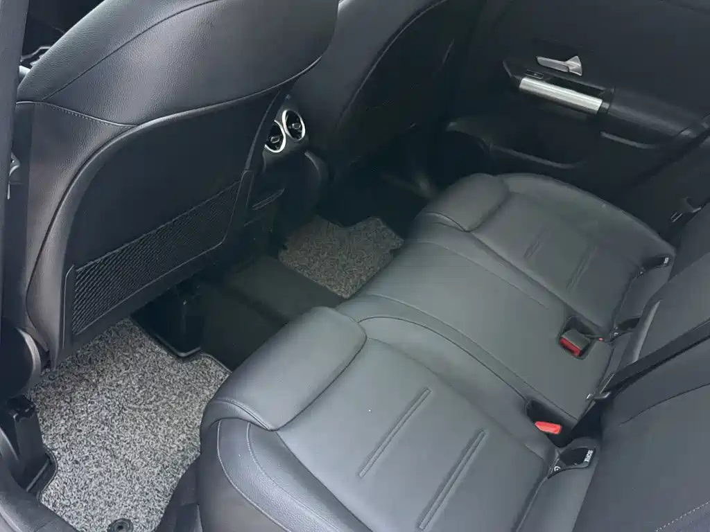 Mercedes-Benz GLA — фото 10