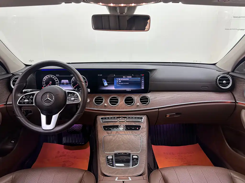 Mercedes-Benz E-Class — фото 21