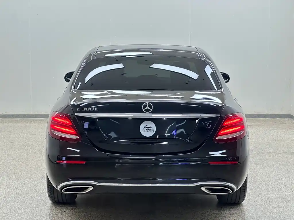 Mercedes-Benz E-Class — фото 5