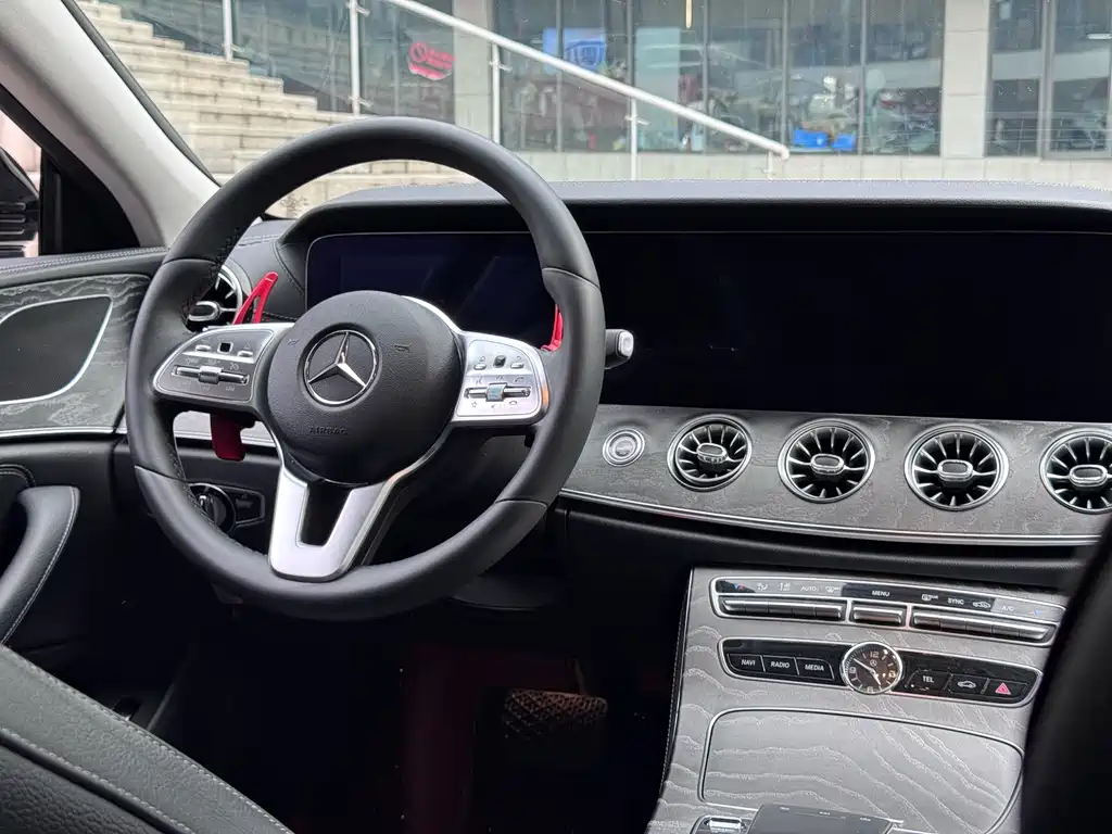 Mercedes-Benz CLS — фото 11