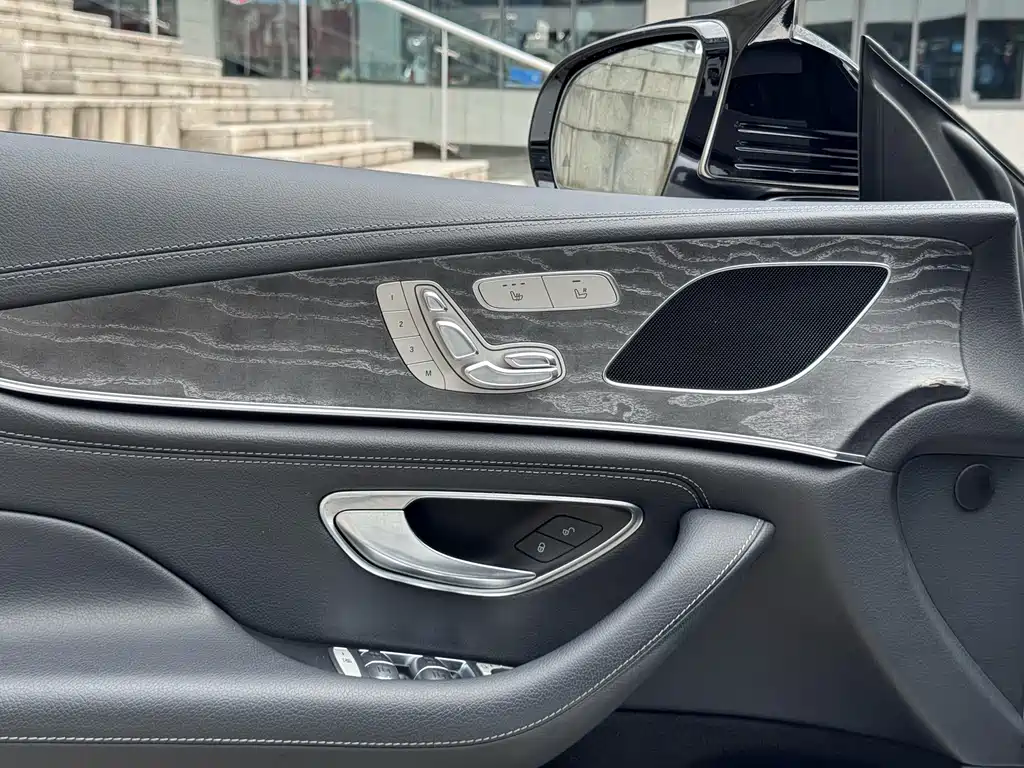 Mercedes-Benz CLS — фото 6