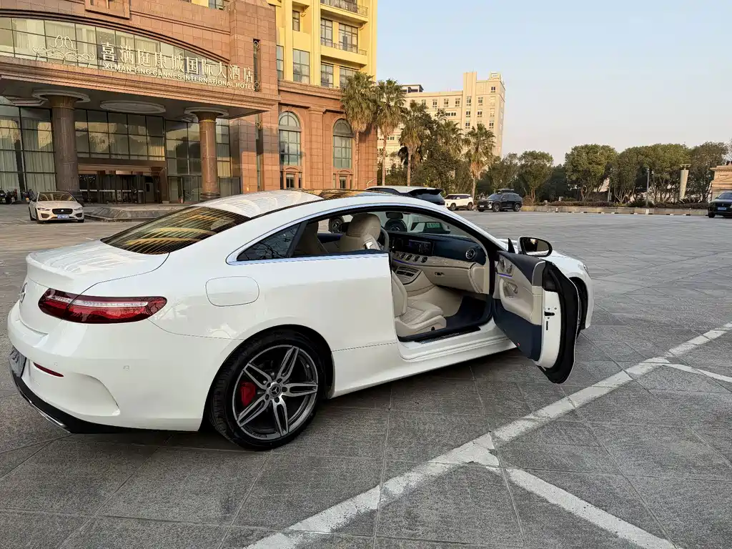 Mercedes-Benz E-Class (Import) — фото 31