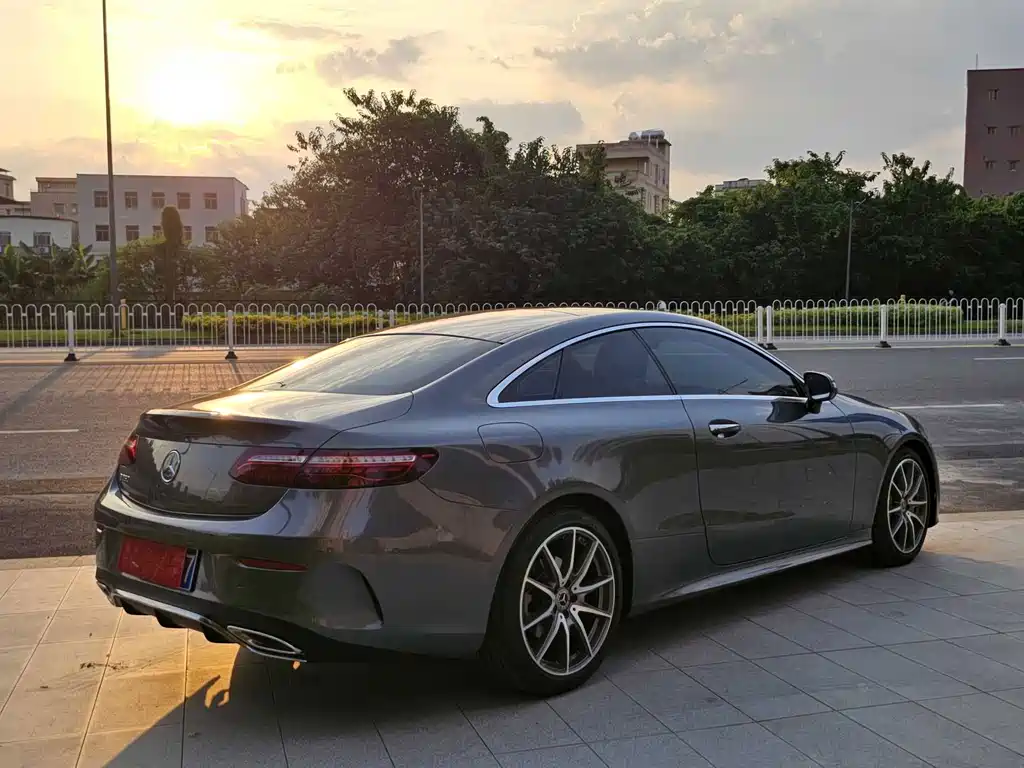 Mercedes-Benz E-Class (Import) — фото 6