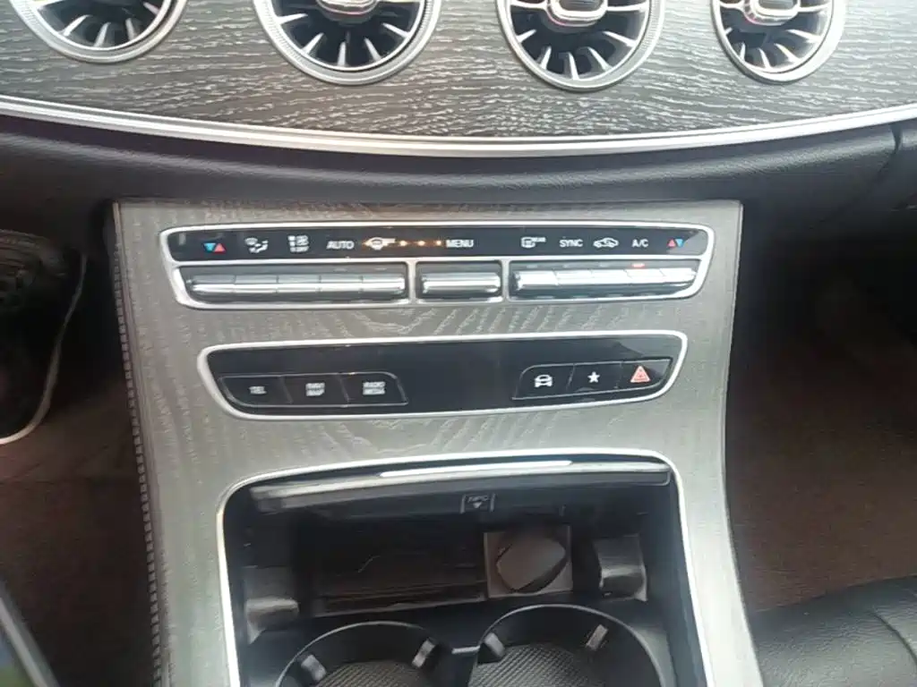 Mercedes-Benz CLS — фото 10