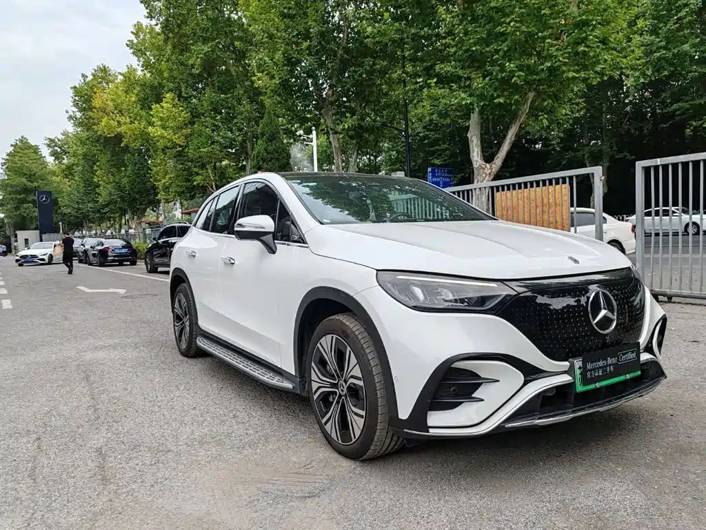 Mercedes-Benz EQE SUV — фото 2
