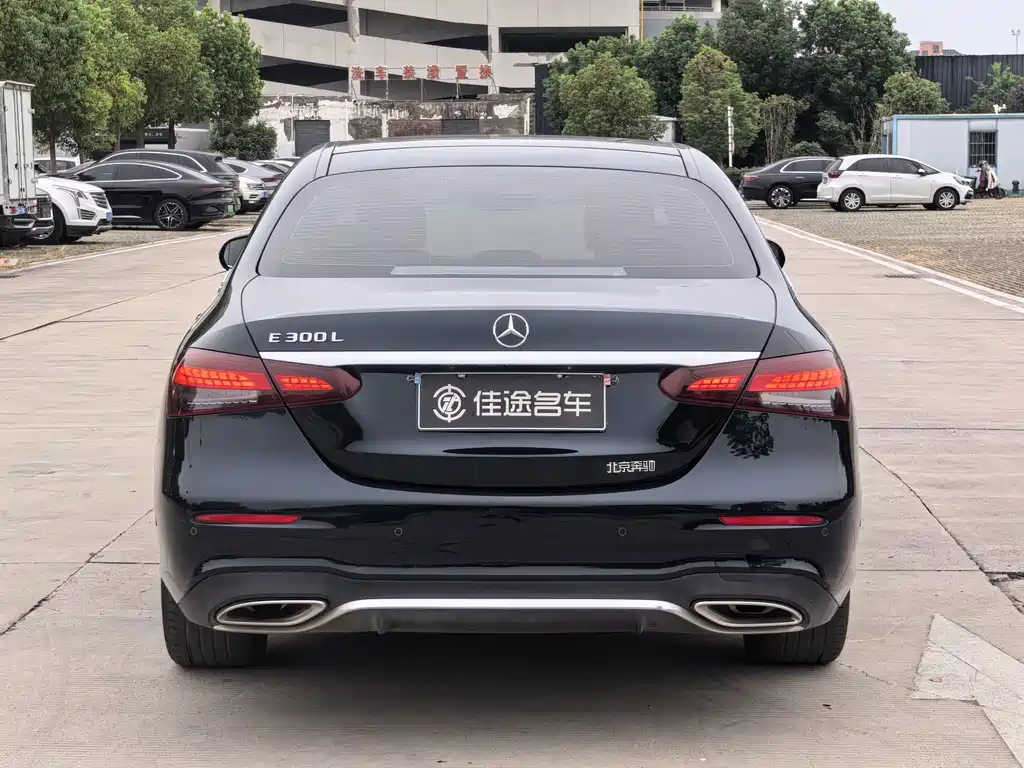 Mercedes-Benz E-Class — фото 15