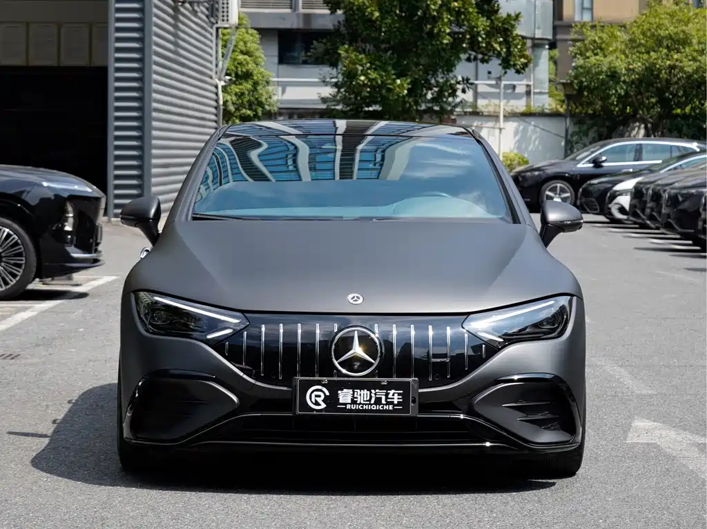 Mercedes-Benz EQE AMG — фото 2