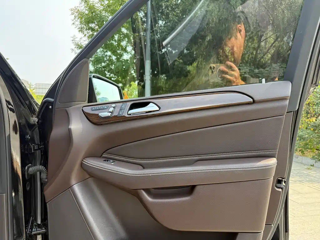 Mercedes-Benz GLS — фото 10