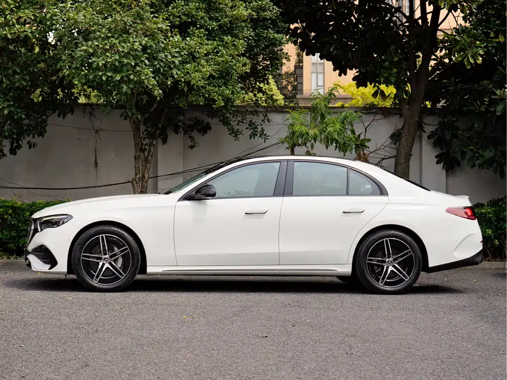 Mercedes-Benz E-Class (Import) — фото 3