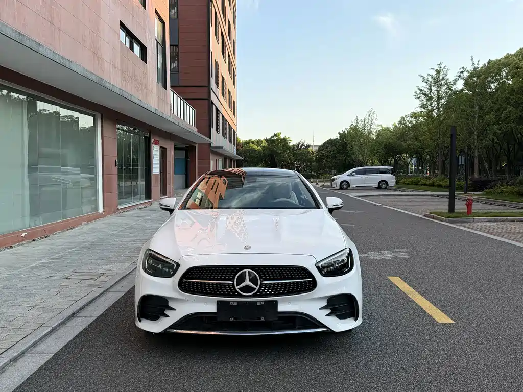 Mercedes-Benz E-Class (Import) — фото 2