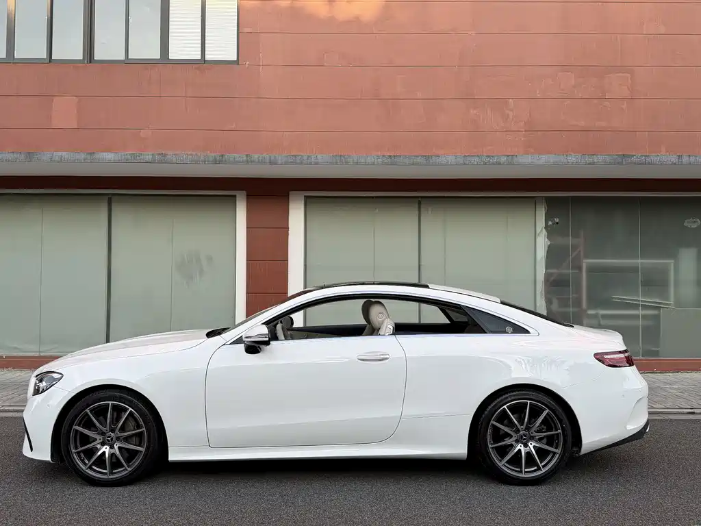 Mercedes-Benz E-Class (Import) — фото 23