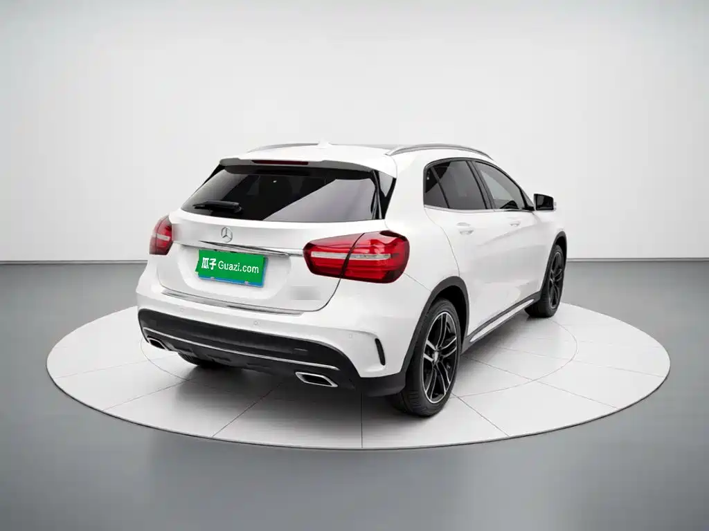 Mercedes-Benz GLA — фото 6