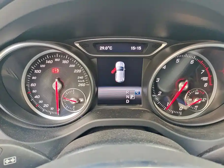 Mercedes-Benz GLA — фото 14