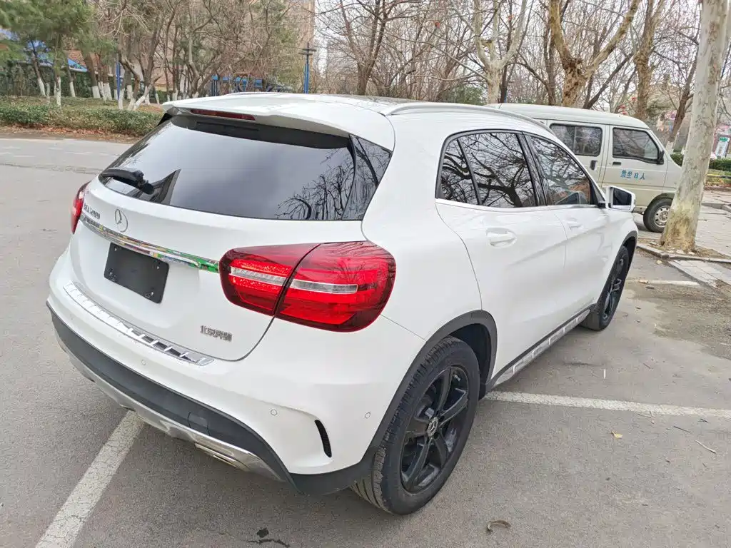 Mercedes-Benz GLA — фото 5