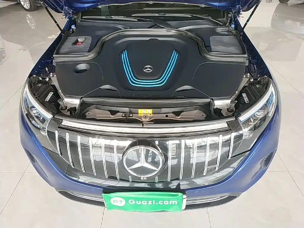 Mercedes-Benz EQC — фото 20