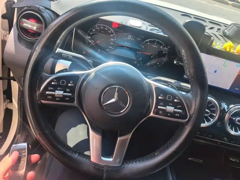 Mercedes-Benz GLB — фото 15