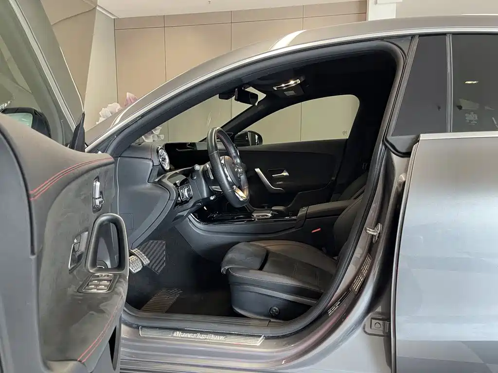 Mercedes-Benz CLA (Import) — фото 17