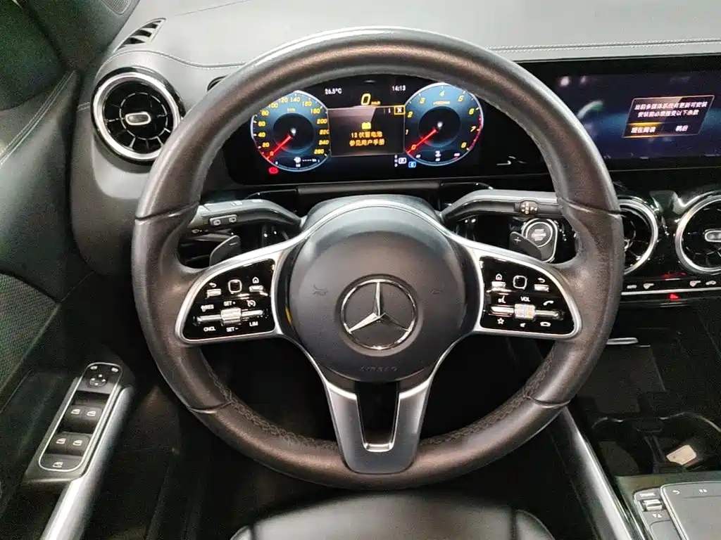 Mercedes-Benz GLA — фото 15