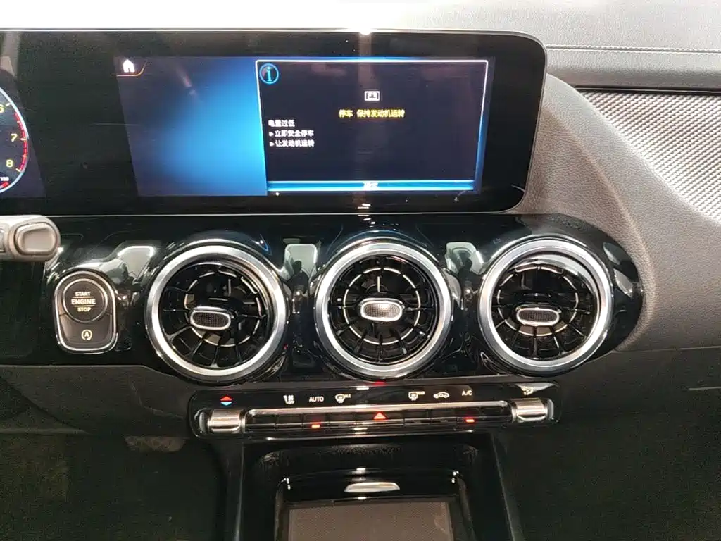 Mercedes-Benz GLA — фото 18
