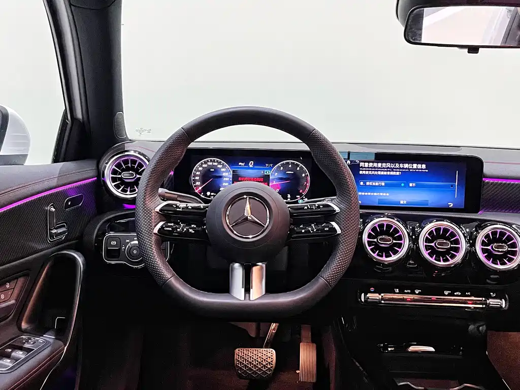 Mercedes-Benz A-Class — фото 10