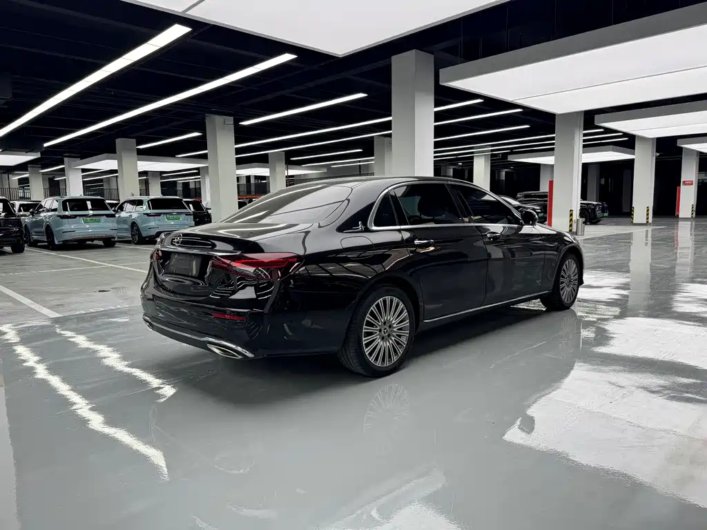 Mercedes-Benz E-Class — фото 15
