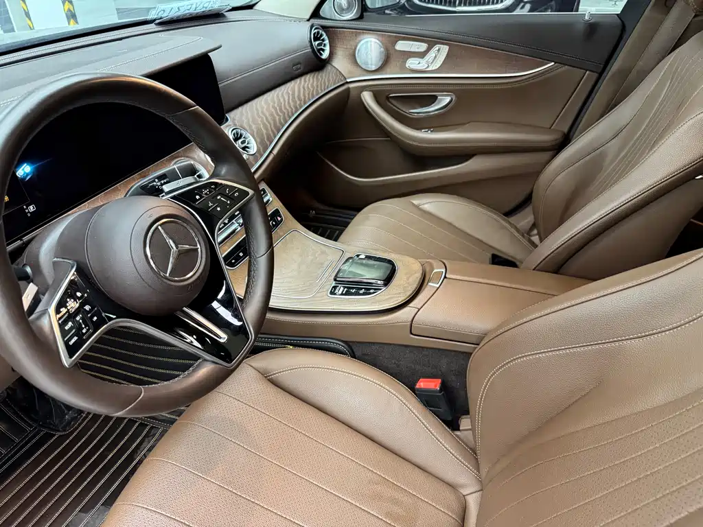 Mercedes-Benz E-Class — фото 5