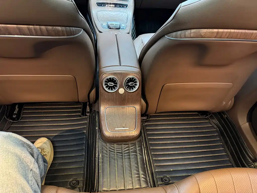 Mercedes-Benz E-Class — фото 7