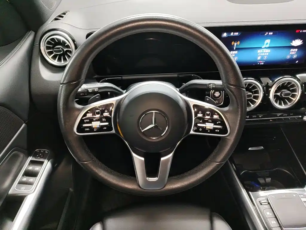 Mercedes-Benz GLA — фото 15