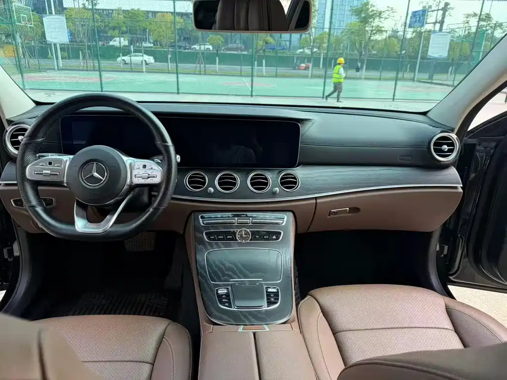 Mercedes-Benz E-Class — фото 5