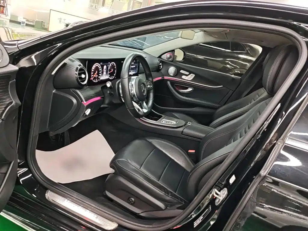 Mercedes-Benz E-Class — фото 15