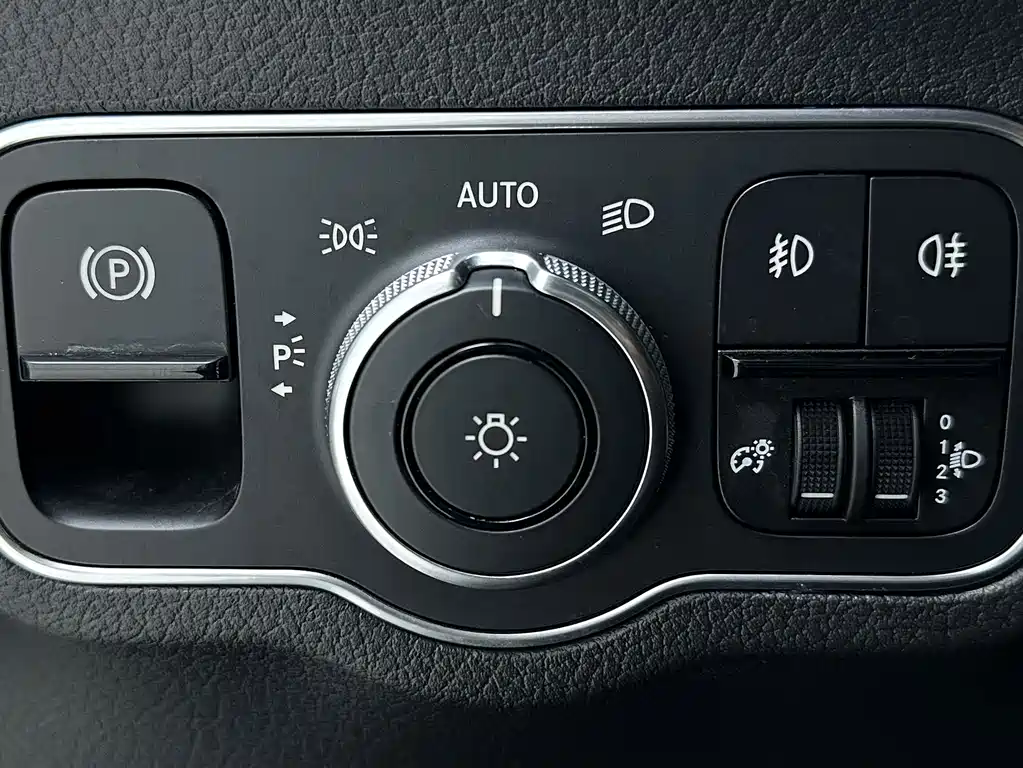 Mercedes-Benz GLA — фото 19