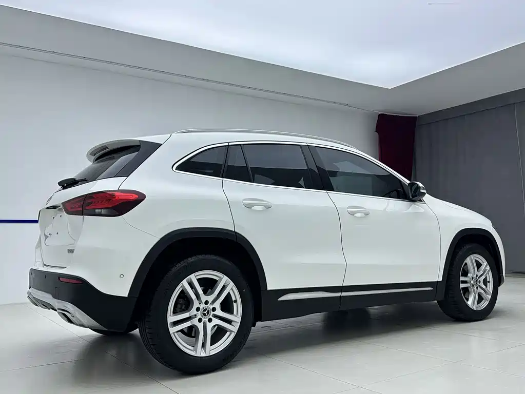 Mercedes-Benz GLA — фото 6