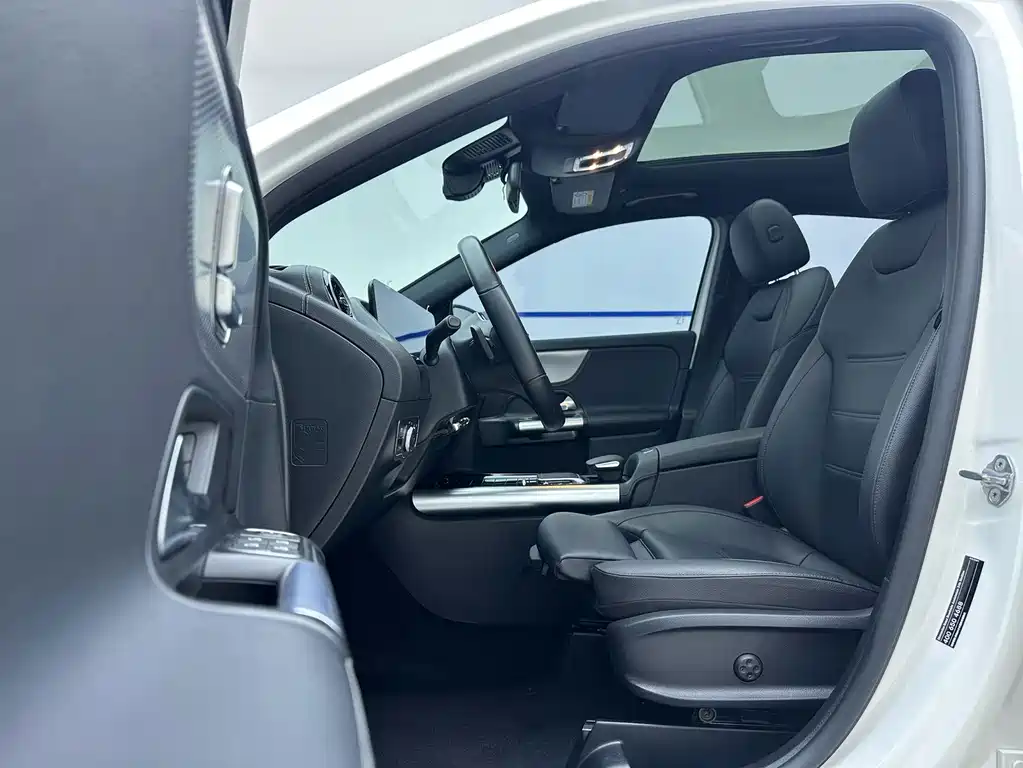 Mercedes-Benz GLA — фото 7
