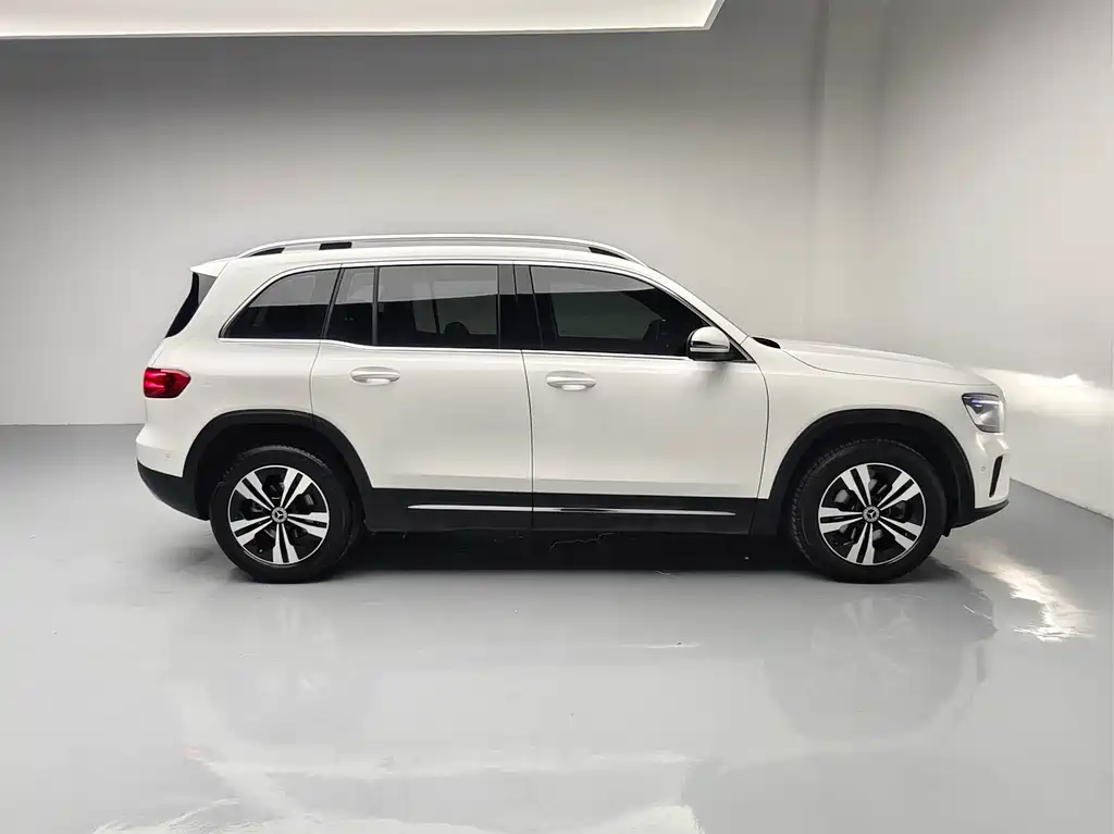 Mercedes-Benz GLB — фото 9