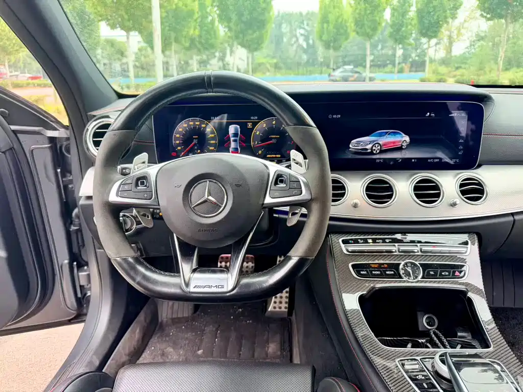 Mercedes-Benz E-Class AMG — фото 9