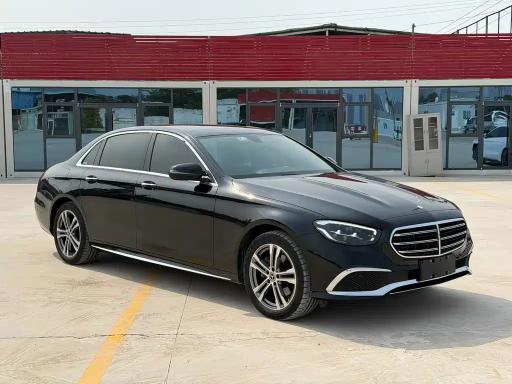 Mercedes-Benz E-Class — фото 3