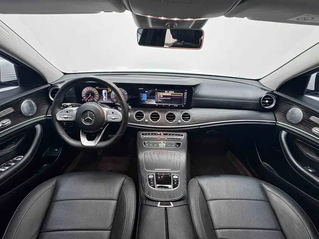Mercedes-Benz E-Class — фото 5