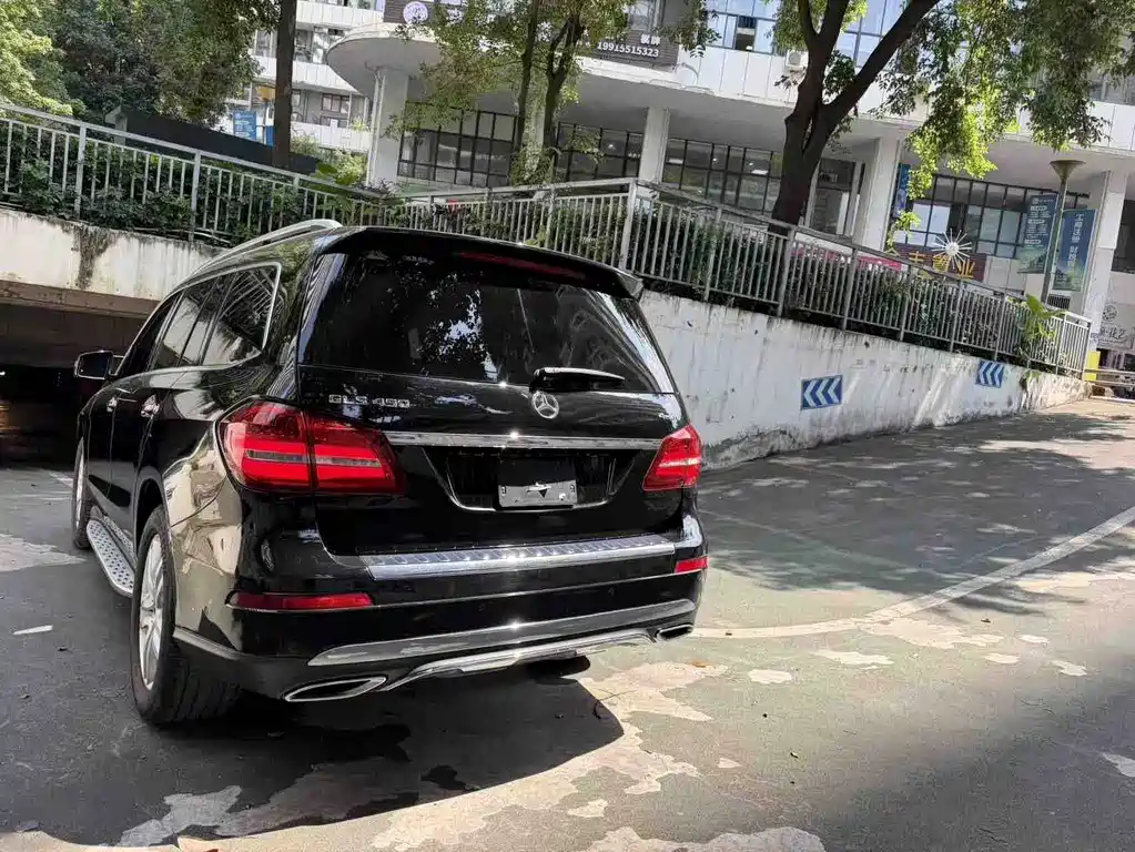 Mercedes-Benz GLS — фото 6