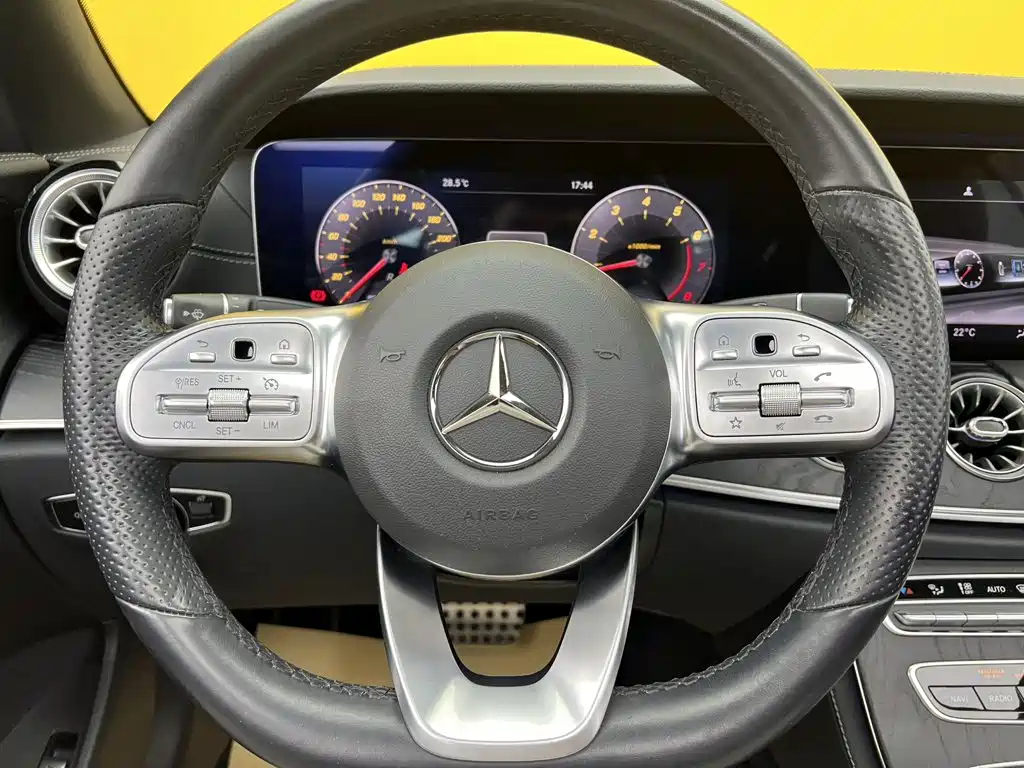 Mercedes-Benz E-Class (Import) — фото 14