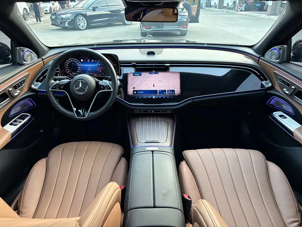 Mercedes-Benz E-Class — фото 10