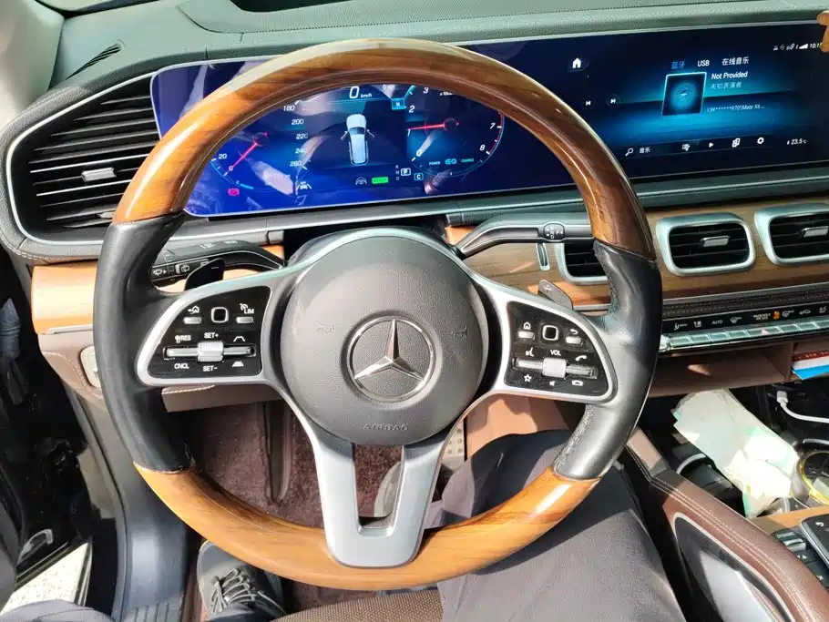 Mercedes-Benz GLS — фото 15