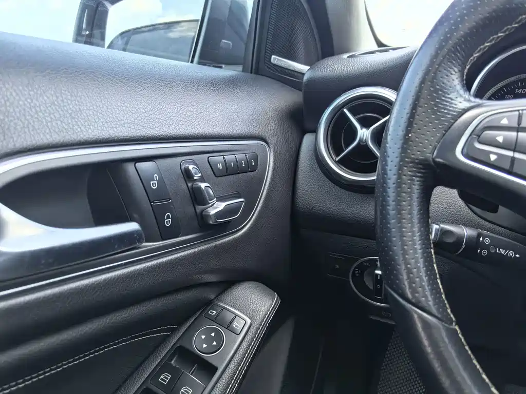 Mercedes-Benz GLA — фото 11
